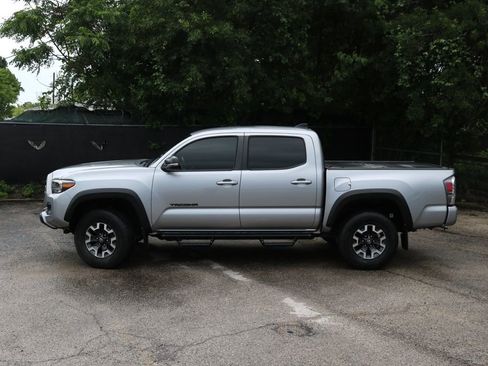 Used 2021 Toyota Tacoma TRD Off-Road w/ Technology Package image 2