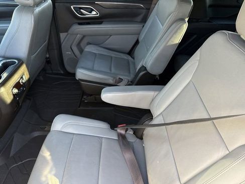 Used 2021 Chevrolet Tahoe Z71 w/ Z71 Signature Package AWD/4WD image 17