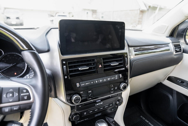 Used 2023 Lexus GX 460 Luxury w/ Sport Design Package AWD/4WD image 54