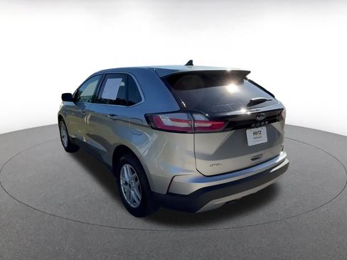 Used 2024 Ford Edge SEL image 11