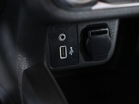 Used 2020 Nissan Versa SV image 20