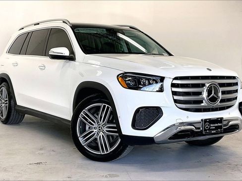 Used 2026 Mercedes-Benz GLS 450 4MATIC image 1