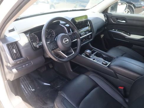 Used 2023 Nissan Pathfinder SL w/ Lighting Package (N92) AWD/4WD image 11