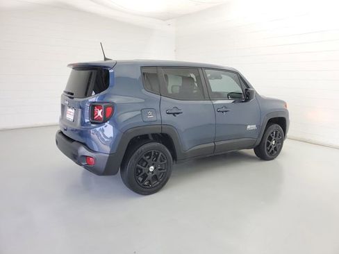 Used 2023 Jeep Renegade Latitude AWD/4WD image 5