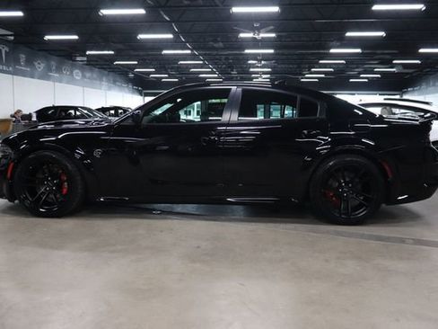 Used 2022 Dodge Charger SRT Hellcat w/ Harman/Kardon Audio Group image 2