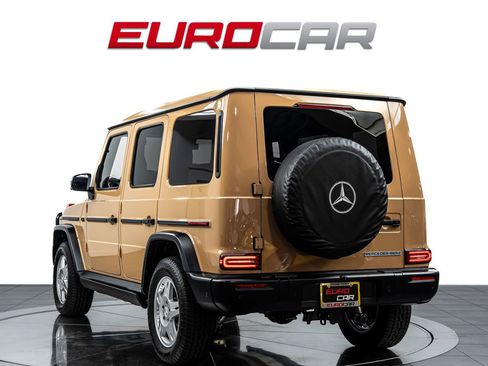 Used 2025 Mercedes-Benz G 550 image 3