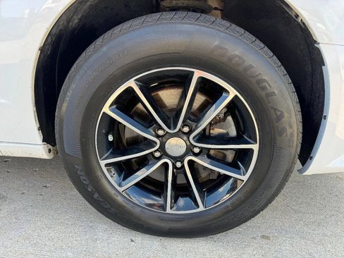 Used 2019 Dodge Grand Caravan SE image 22