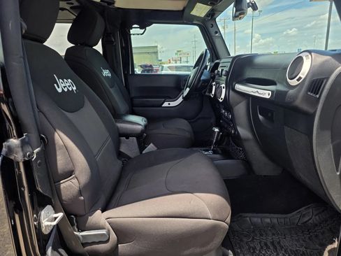 Used 2015 Jeep Wrangler Sahara AWD/4WD image 14