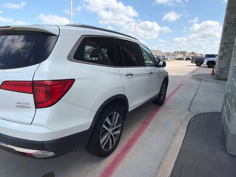Used 2018 Honda Pilot Elite image 3