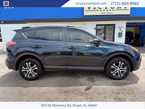Used 2018 Toyota RAV4 LE FWD image 15
