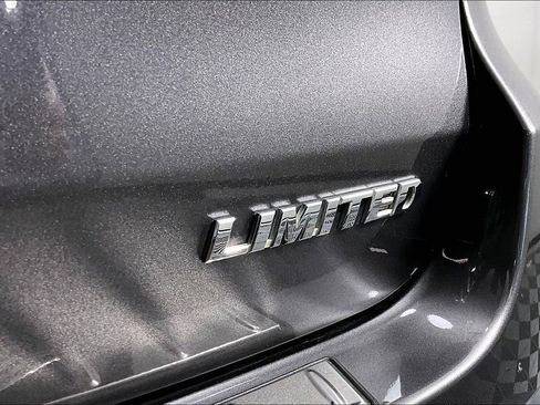 Used 2019 Toyota Highlander Limited FWD image 22