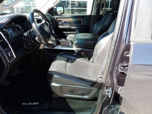 Used 2015 RAM 1500 Laramie w/ Convenience Group image 14