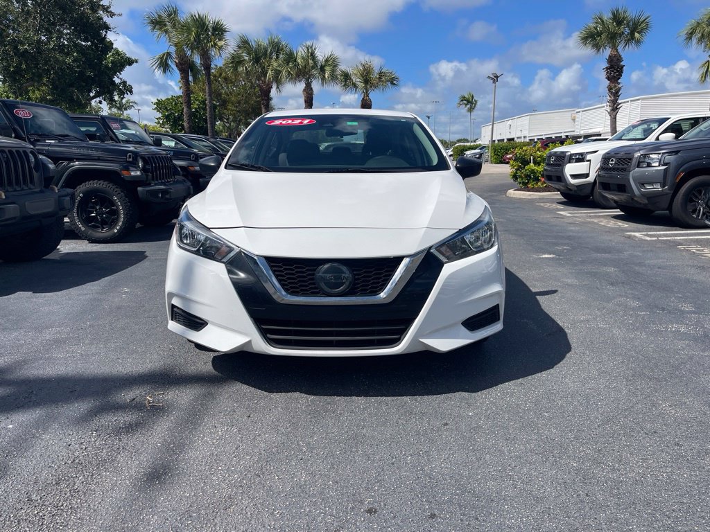 Used 2021 Nissan Versa S FWD image 2