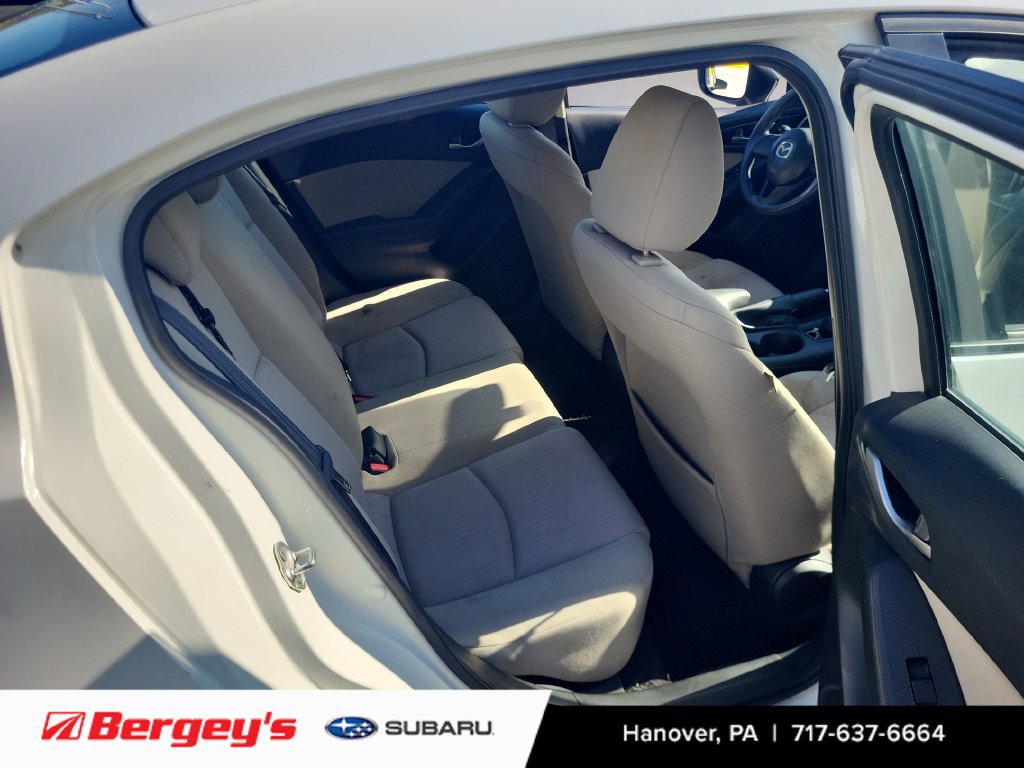 Used 2015 MAZDA MAZDA3 i SV FWD image 10