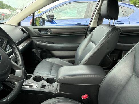 Used 2017 Subaru Legacy 3.6R Limited AWD/4WD image 8