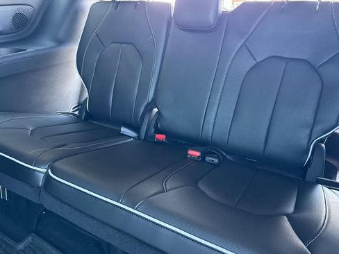 New 2026 Chrysler Pacifica Limited image 15