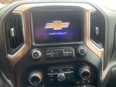 Used 2020 Chevrolet Silverado 2500 High Country w/ Technology Package AWD/4WD image 29