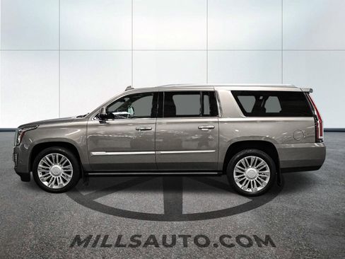 Used 2019 Cadillac Escalade ESV Platinum image 3