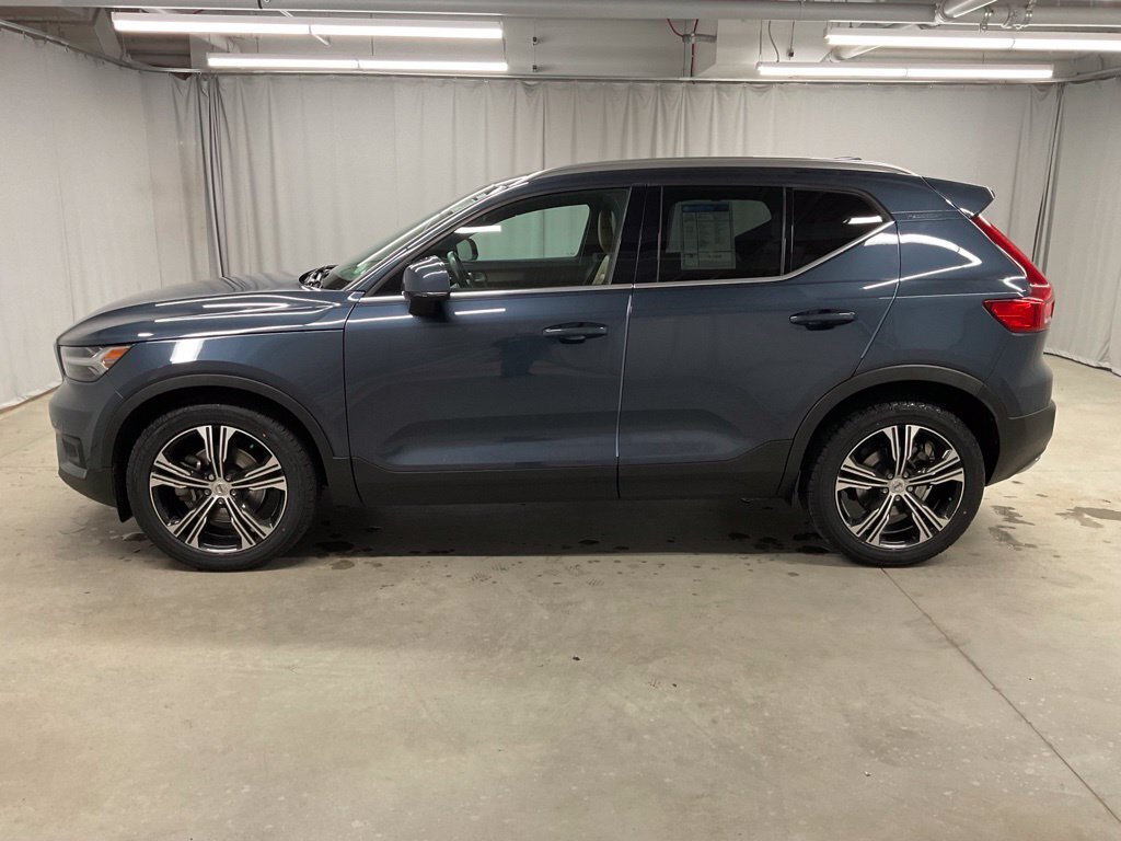 Used 2020 Volvo XC40 T5 Inscription w/ Protection Package Premier AWD/4WD image 9