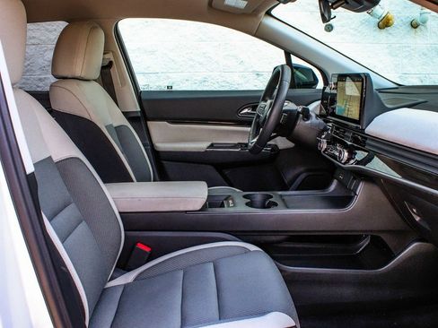 Used 2025 Honda Prologue EX image 42