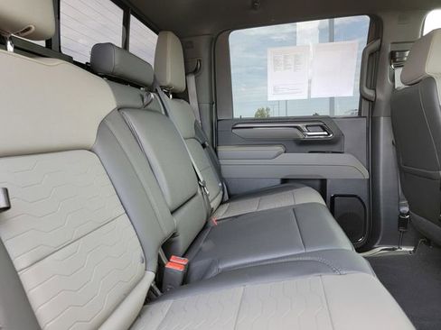 Certified 2025 Chevrolet Silverado 2500 ZR2 w/ Technology Package AWD/4WD image 16