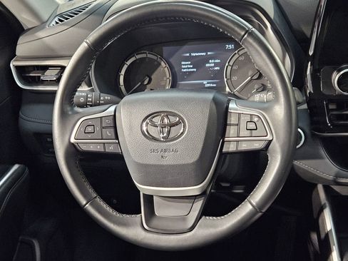 Certified 2025 Toyota Highlander LE FWD image 26