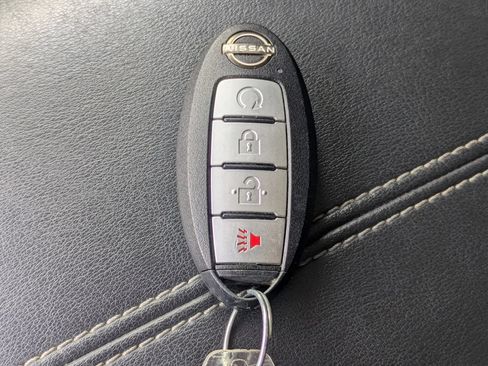 Used 2022 Nissan Pathfinder SV AWD/4WD image 27