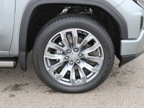 Used 2025 GMC Sierra 1500 Denali w/ Denali Reserve Package AWD/4WD image 5