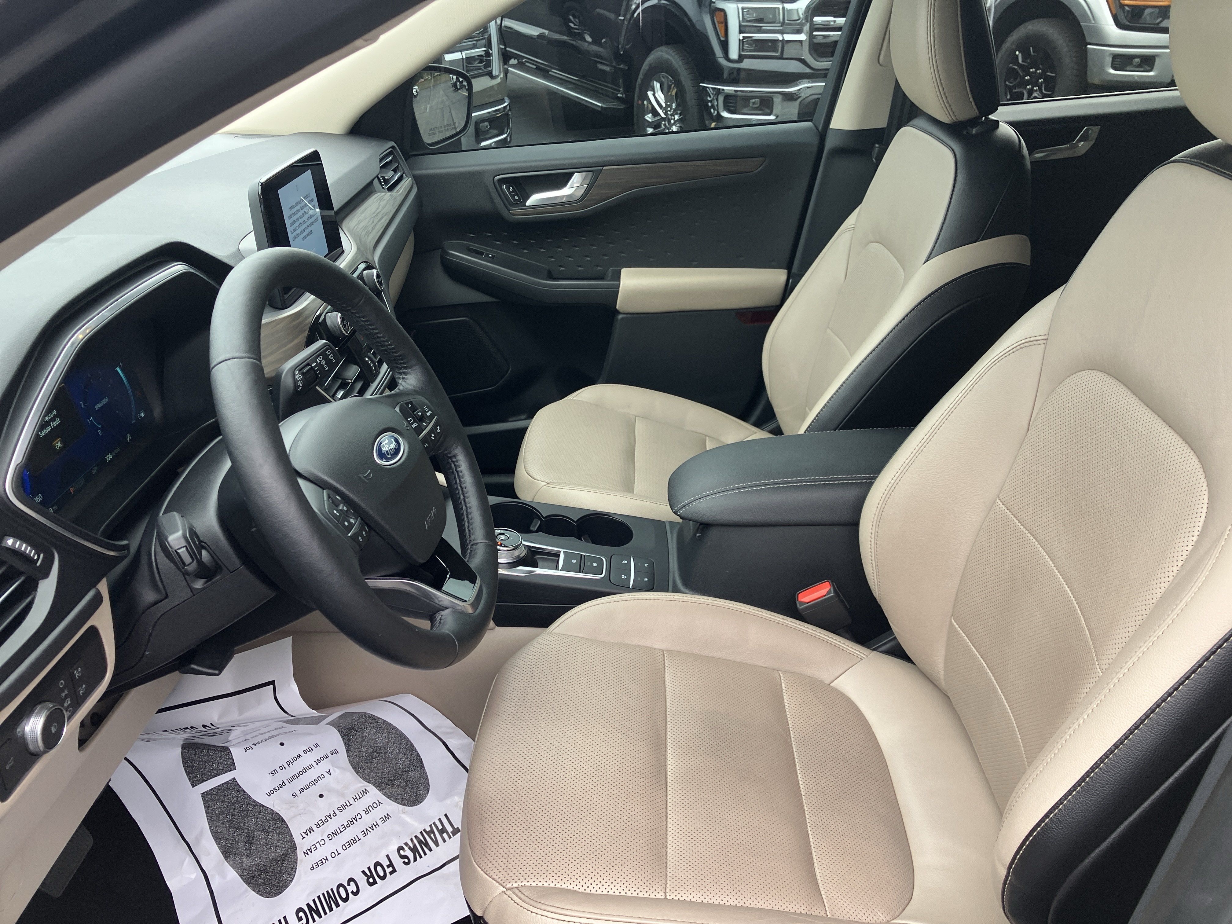 Used 2020 Ford Escape Titanium AWD/4WD image 14