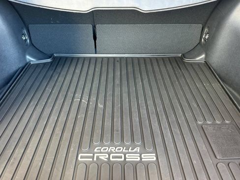 Used 2025 Toyota Corolla Cross L FWD image 18