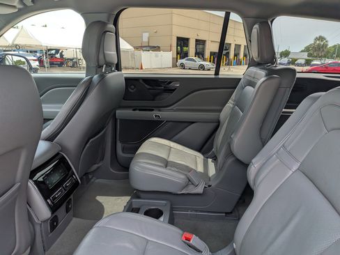 Used 2020 Lincoln Aviator Reserve w/ Equipment Group 201A AWD/4WD image 15