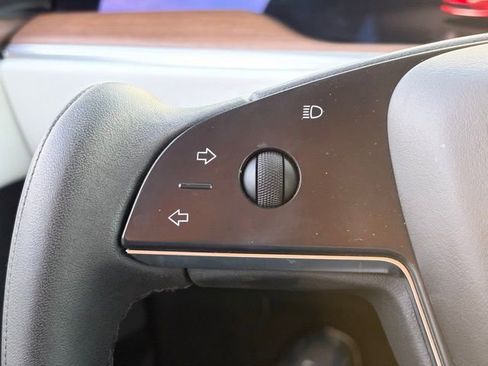 Used 2023 Tesla Model X image 11