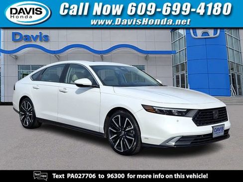 Used 2023 Honda Accord Touring image 1