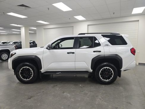 Used 2025 Toyota 4Runner TRD Off-Road image 3