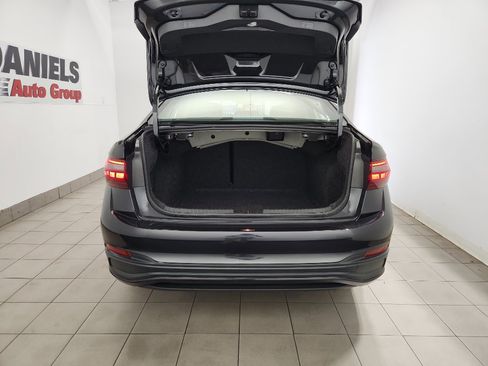 Used 2024 Volkswagen Jetta SE FWD image 32