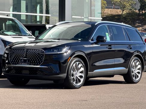 New 2025 Lincoln Aviator Reserve w/ Luxury Package RWD image 7
