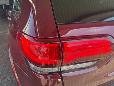 Used 2020 Jeep Grand Cherokee Altitude RWD image 28