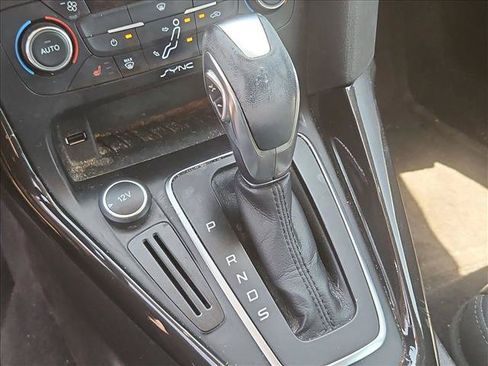 Used 2016 Ford Focus Titanium FWD image 14