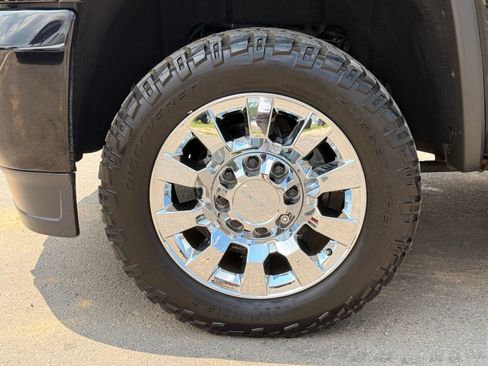 Used 2017 GMC Sierra 2500 Denali w/ Duramax Plus Package AWD/4WD image 14