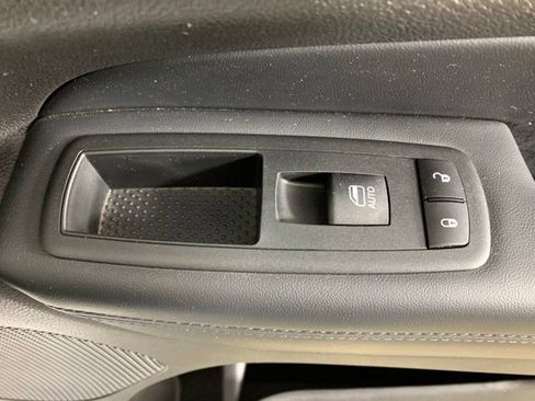 Used 2020 Jeep Grand Cherokee Altitude AWD/4WD image 30