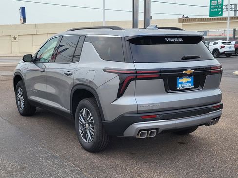 New 2026 Chevrolet Traverse LT FWD image 3