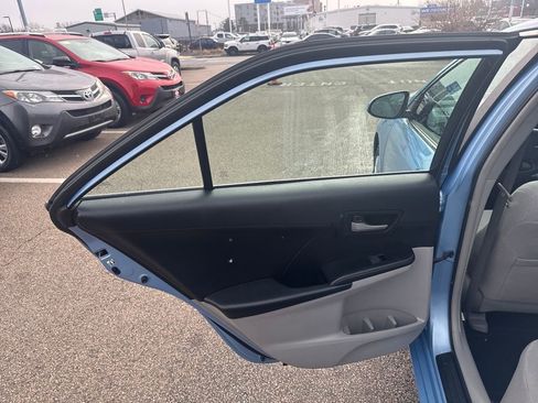 Used 2012 Toyota Camry LE image 36