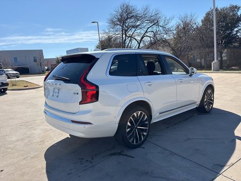 Certified 2025 Volvo XC90 B6 Plus image 5