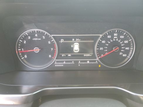 Used 2023 Kia Sorento LX FWD image 17