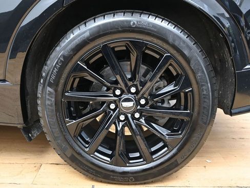 Used 2024 Cadillac Lyriq Sport AWD/4WD image 10