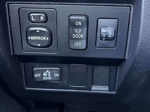 Used 2016 Toyota Tundra SR5 image 20