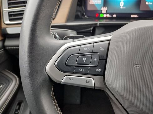 Used 2024 Volkswagen Atlas SE image 26