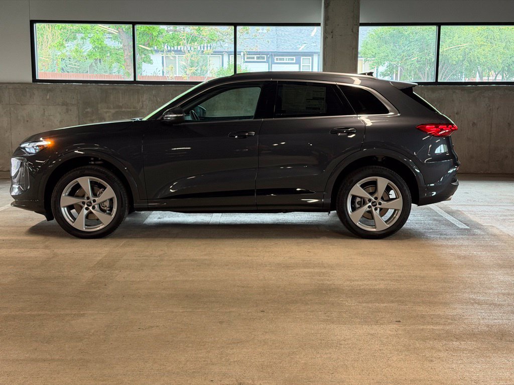 Used 2026 Audi Q5 Premium Plus w/ Premium Plus AWD/4WD image 2