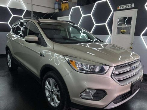 Used 2018 Ford Escape SE AWD/4WD image 3