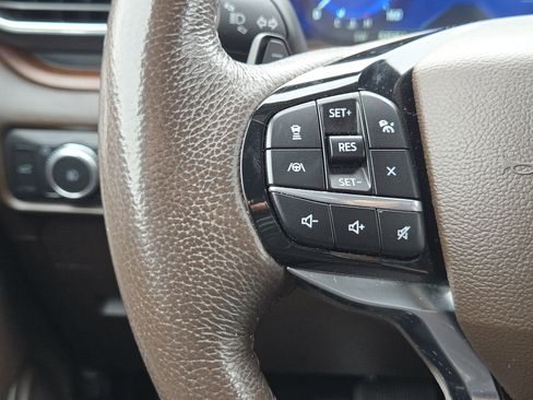 Used 2021 Ford Explorer King Ranch w/ Premium Technology Package image 26